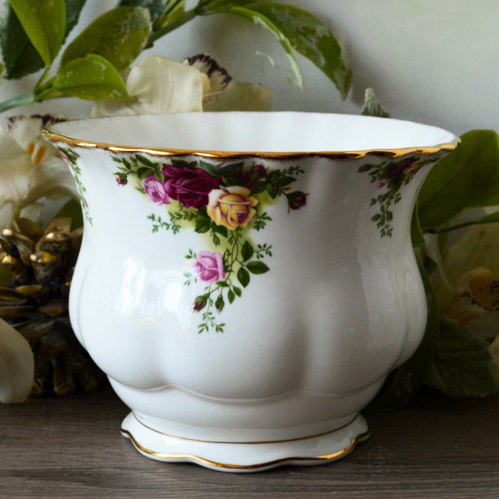 Royal Albert Old Country Roses Large Planter Pot or Vase – Montrose Shape (2006)